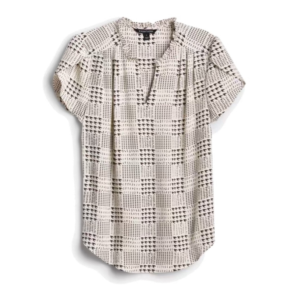 NWT 41 HAWTHORN
Tiffiny Tulip Sleeve Blouse
SIZE: S